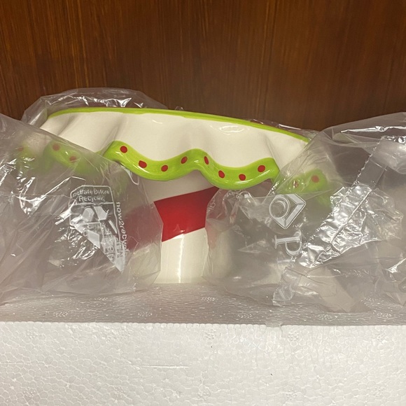 Christmas Peppermint Twist 2-1 Serving chips and dip or Cake holder - Picture 7 of 9
